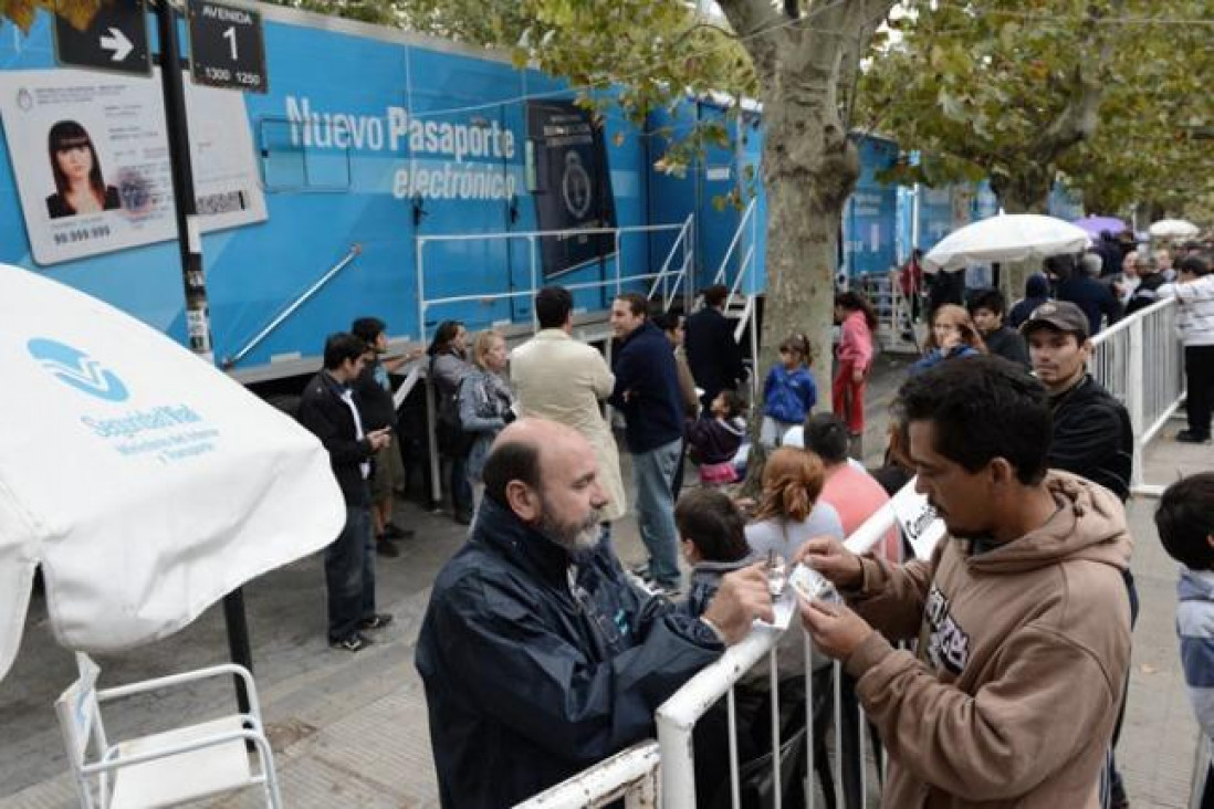 imagen Ahora es más barato sacar el DNI y el pasaporte en Mendoza
