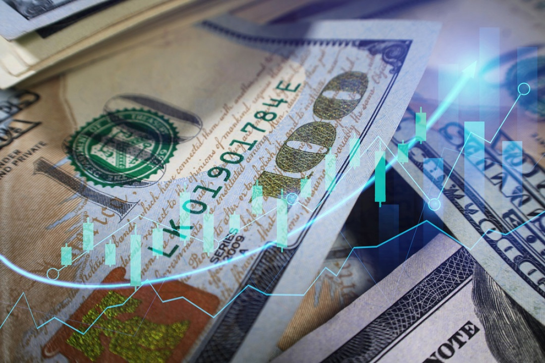 imagen Dólar blue: la cotización libre subió a $369 y la brecha cambiaria superó el 100%