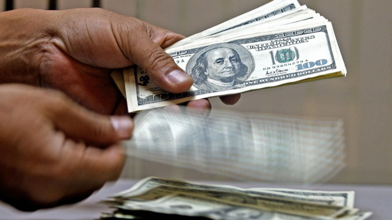 imagen Escalada verde: el dólar superó los $ 18 en Mendoza 