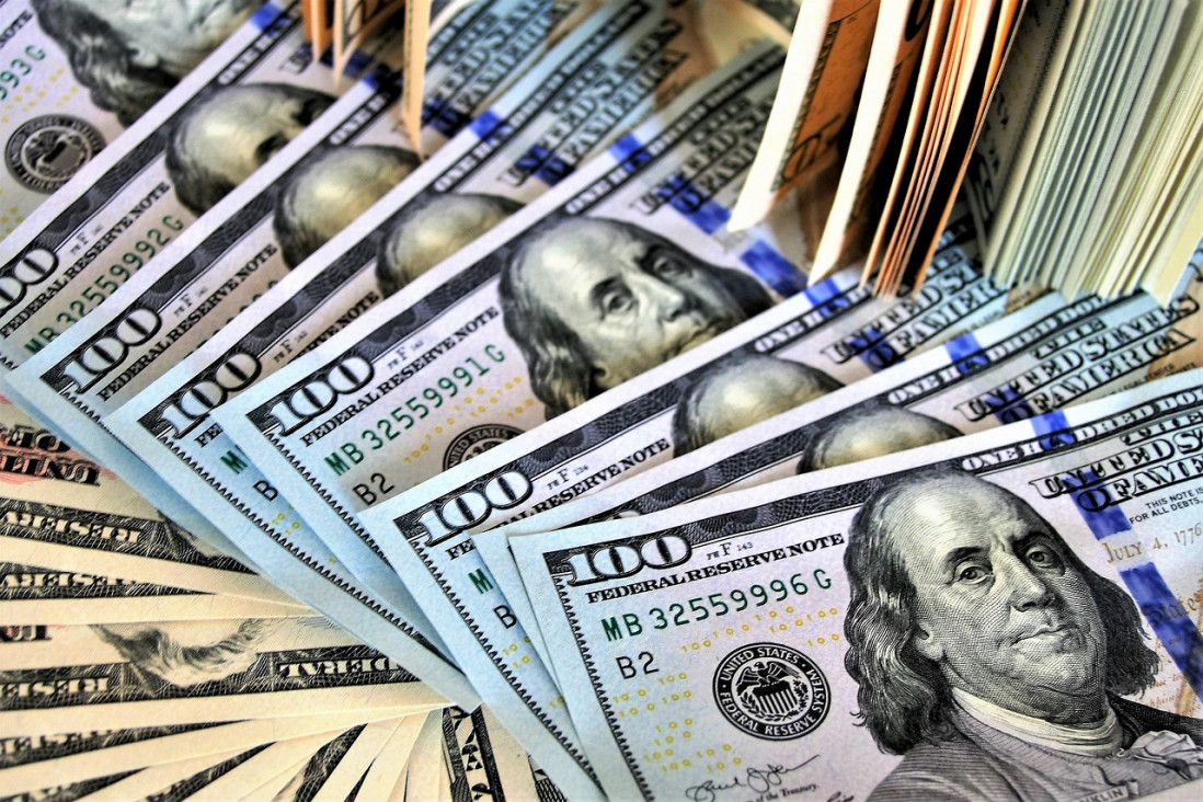 imagen El dólar modera la suba, pero se mantiene encima de los $ 19,80