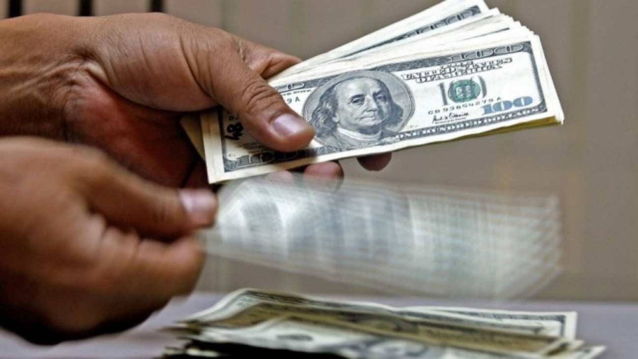 imagen ¿El dólar en baja? ya cotiza por debajo de los 28 pesos