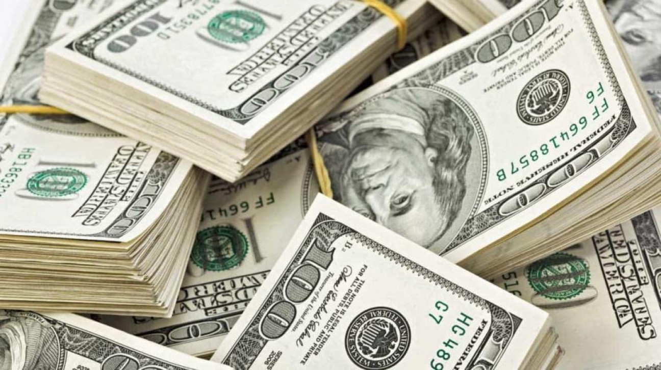 imagen El dólar, estable en el récord de $ 30,85