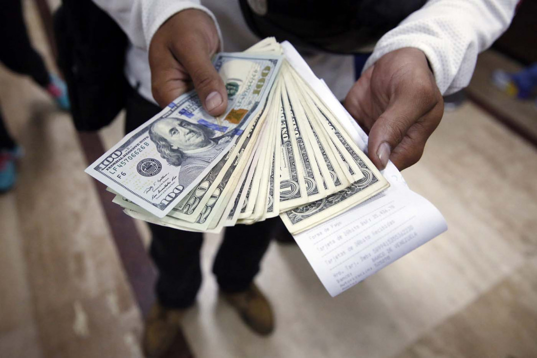 imagen El BCRA elevó a 5 millones el límite para comprar dólares
