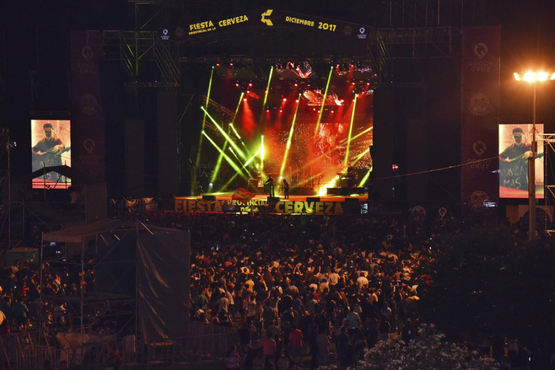 imagen Deliró el San Vicente en la primera noche de la Fiesta de la Cerveza
