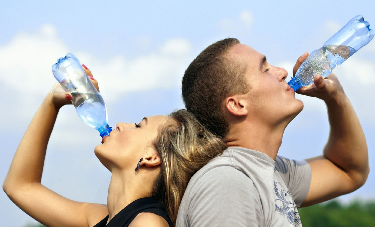 imagen ¿Es peligroso reutilizar las botellas de plástico?