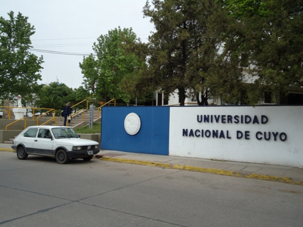 imagen Difunden guía de carreras universitarias en todo el país
