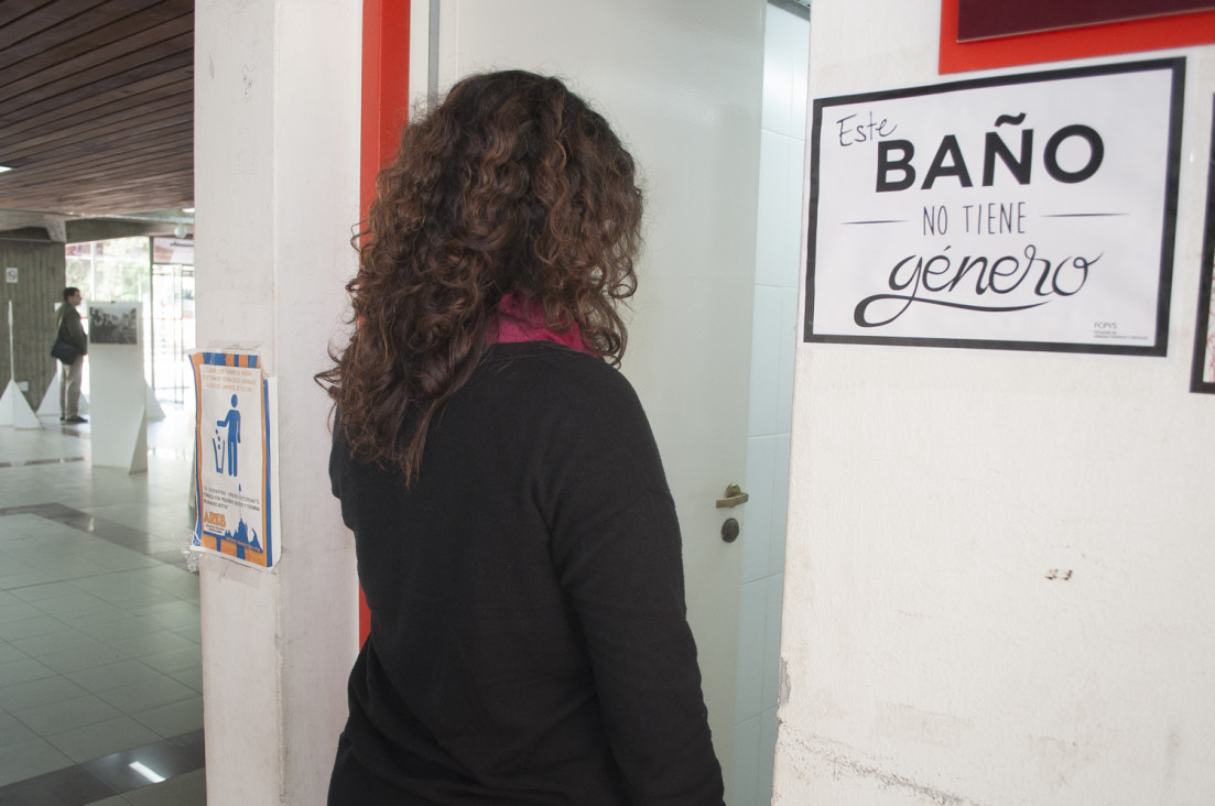 imagen La Facultad de Ciencias Polícias y Sociales de la UNCUYO tiene baños sin género