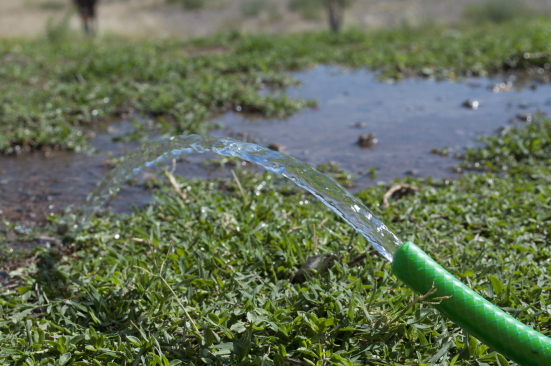 imagen Buscan promover el uso del agua de riego en los barrios que fueron fincas