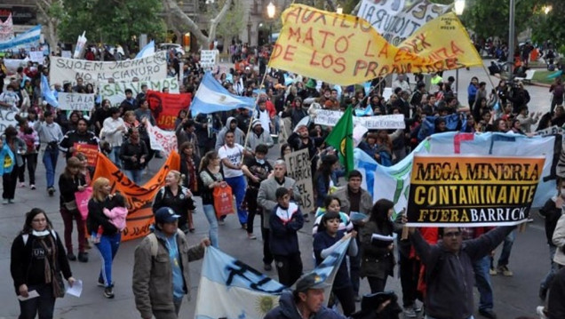 imagen Jachalleros entregaron un petitorio para que cierre la Barrick