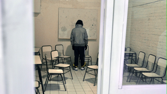 imagen De pie: estudiar bajo encierro