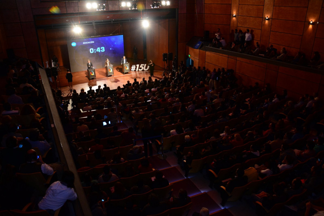 imagen 2x1: debate por TV y gran acto político