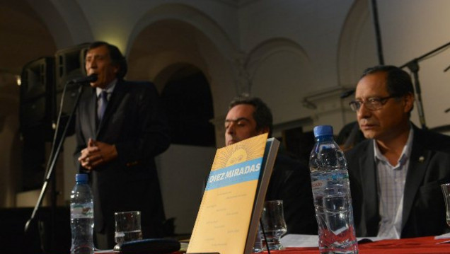 imagen Se trata de construir la democracia