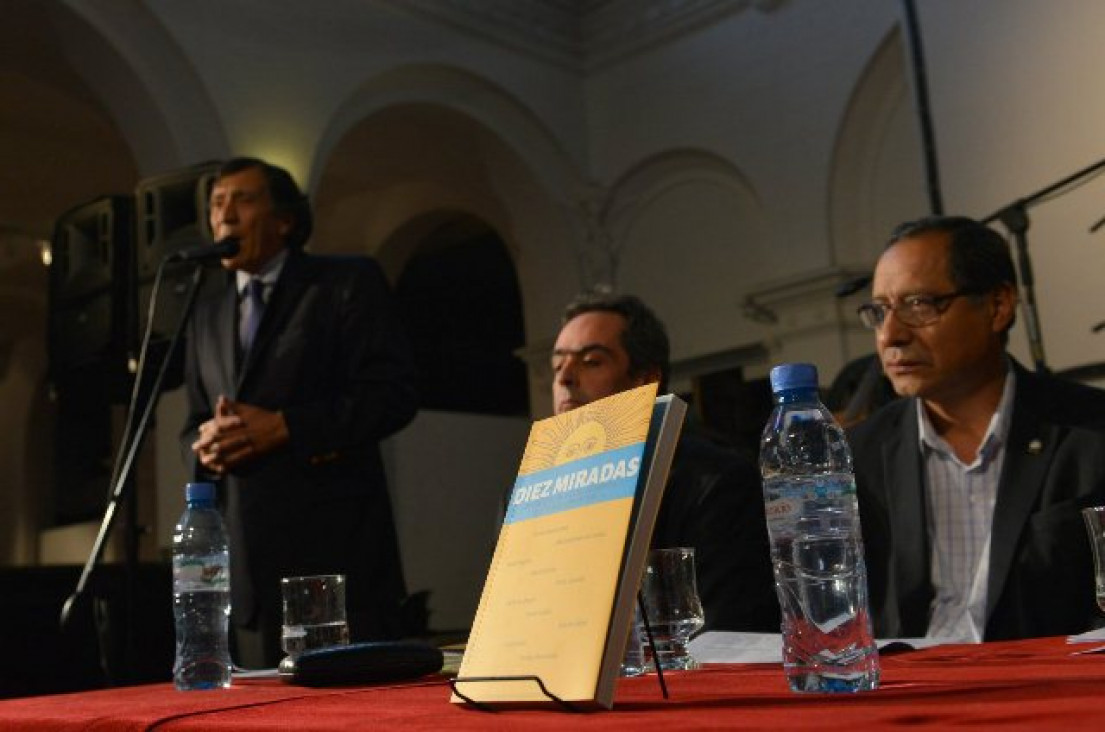 imagen Se trata de construir la democracia
