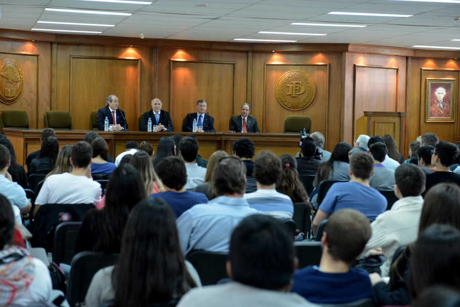 imagen "La audiencia pública democratiza a la Justicia"
