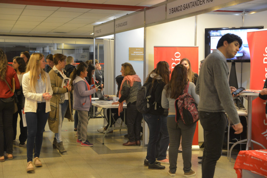 imagen Expo Laboral en fotos, un espacio para la búsqueda de empleo