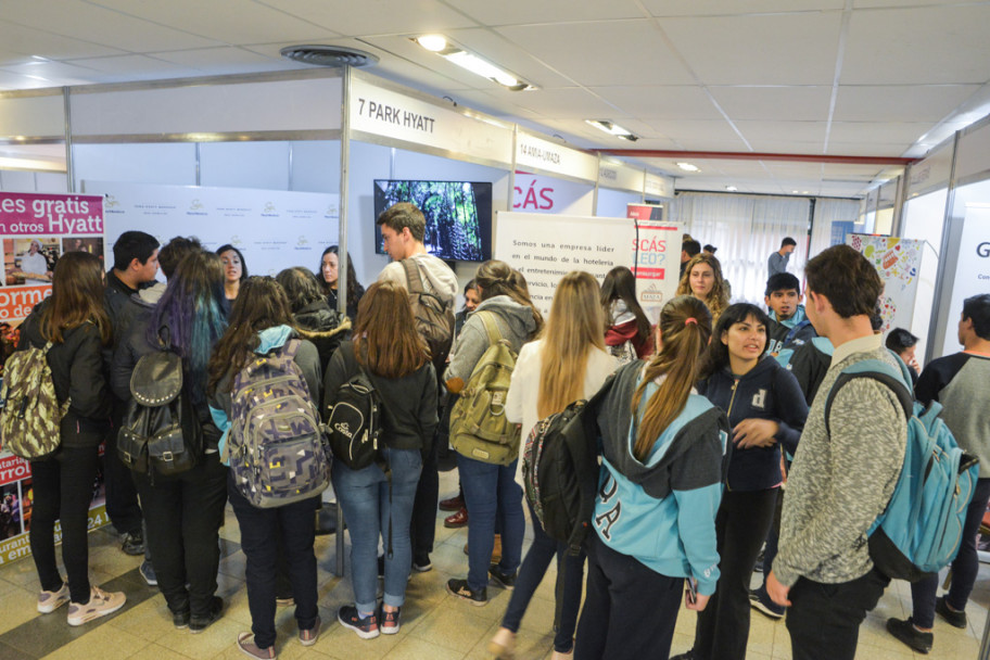 imagen Expo Laboral en fotos, un espacio para la búsqueda de empleo