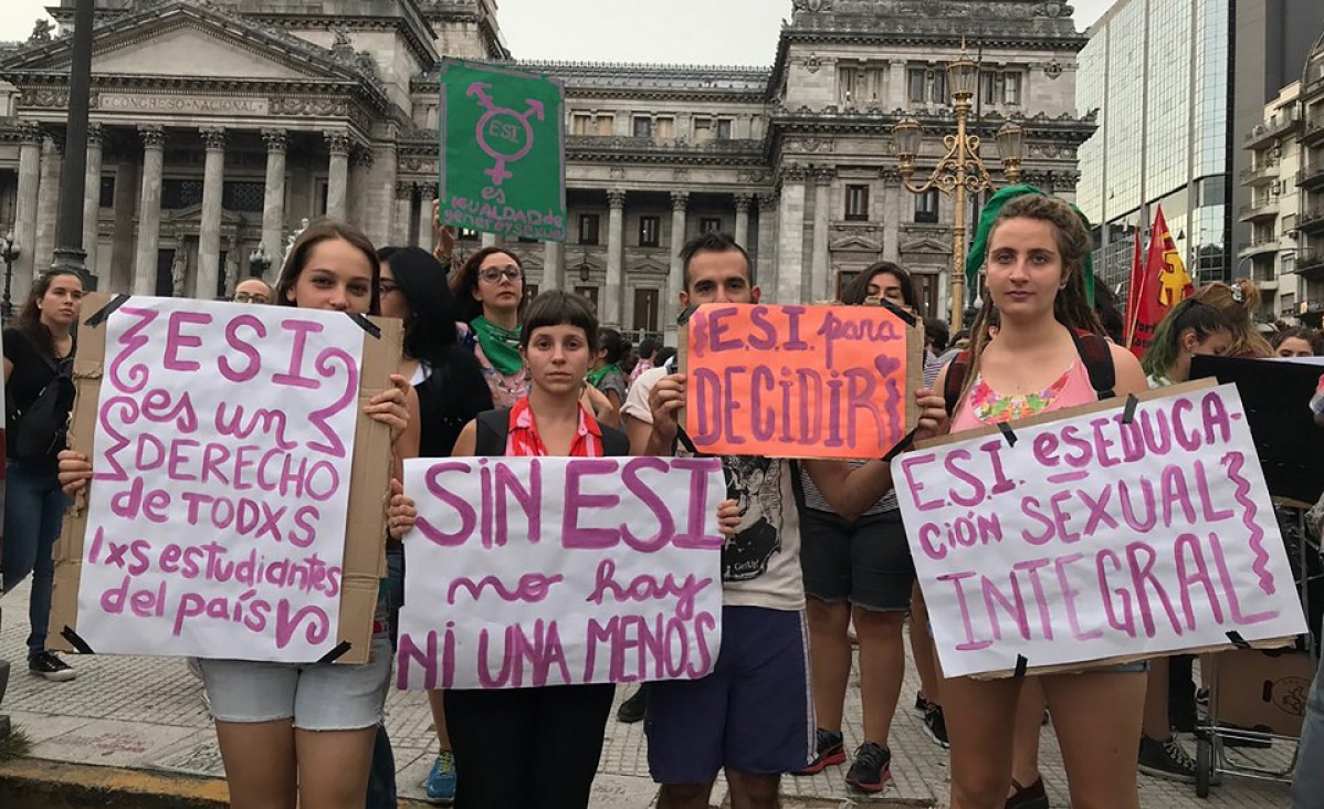 imagen Reclamo de docentes: una resolución de 2010 prioriza a talleristas de ESI con contenidos desactualizados