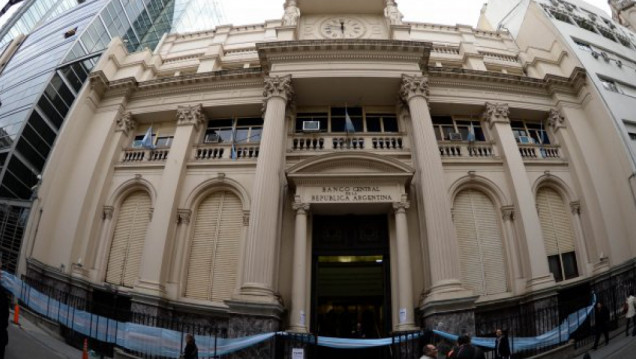 imagen BCRA: nuevo ajuste del cepo importador para frenar caída de reservas
