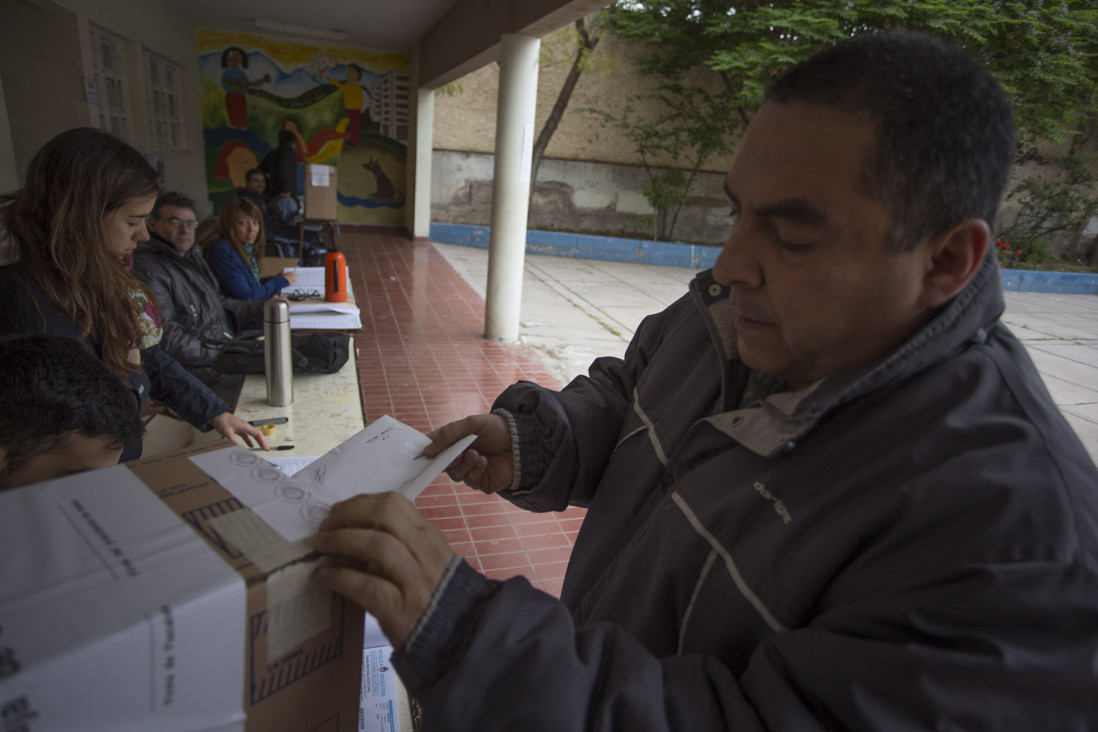 imagen El oficialismo se impuso en 7 de las 11 provincias que eligieron gobernador