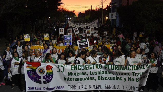 imagen Los feminismos confluyeron una vez más: cien mil encuentros en uno solo