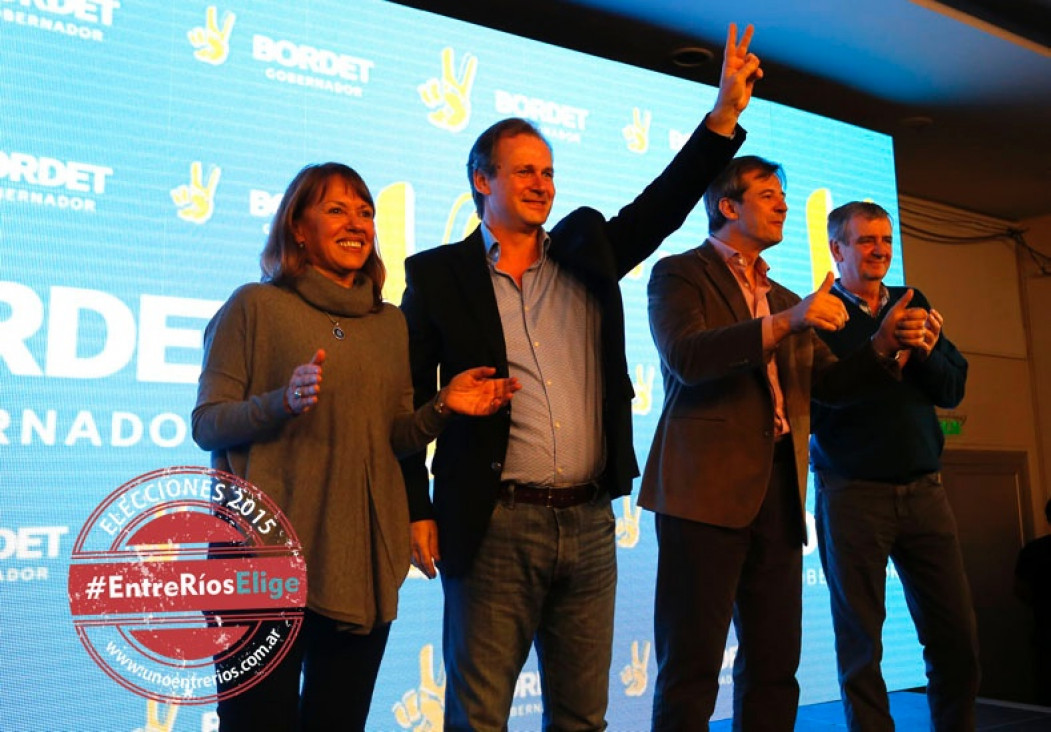 imagen El Frente para la Victoria se impuso en Entre Ríos, Chubut y Catamarca