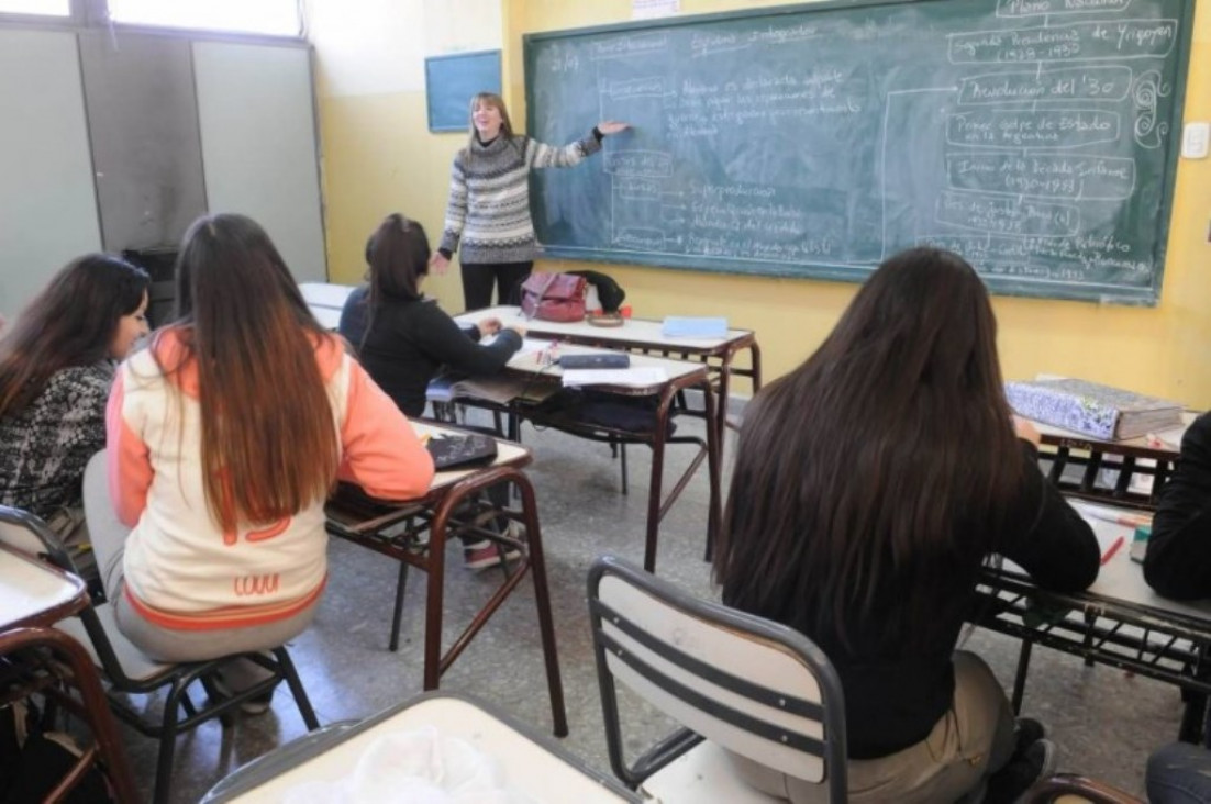 imagen Buscan eliminar la repitencia en los colegios secundarios