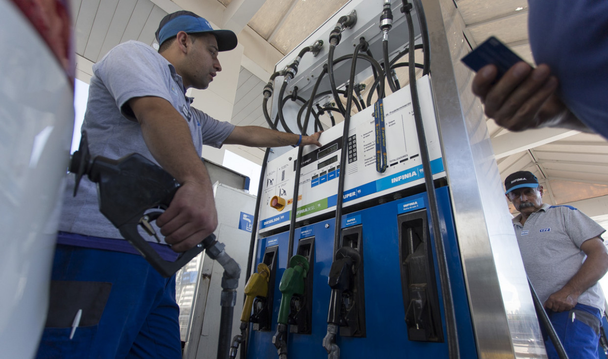 imagen Estacioneros afirman que en julio los combustibles subirán casi 3 %
