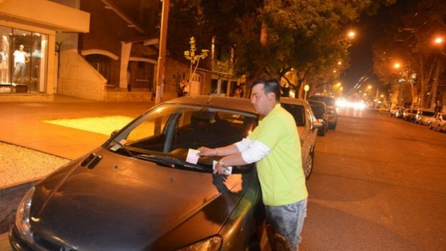 imagen Vuelve el estacionamiento medido a la Arístides