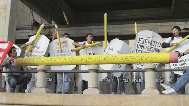imagen Estudiantes colombianos/as también se manifiestan por una mejor educación