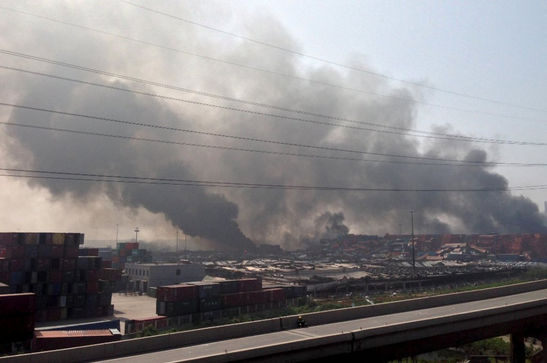 imagen China: devastadoras explosiones en el puerto industrial de Tianjin 