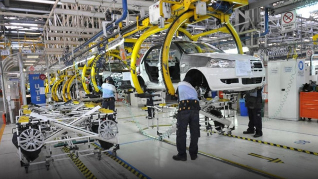 imagen Automotrices suspendieron a 5500 empleados debido a la crisis económica
