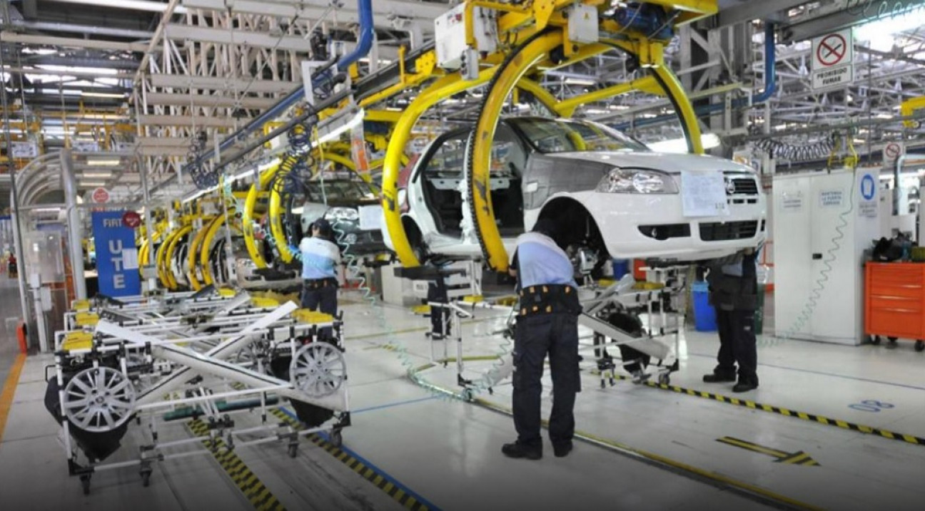 imagen Automotrices suspendieron a 5500 empleados debido a la crisis económica