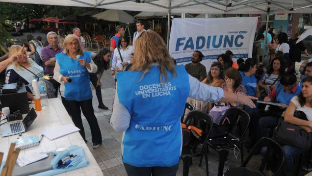 imagen Docentes universitarios de Fadiunc volverán a dar clases