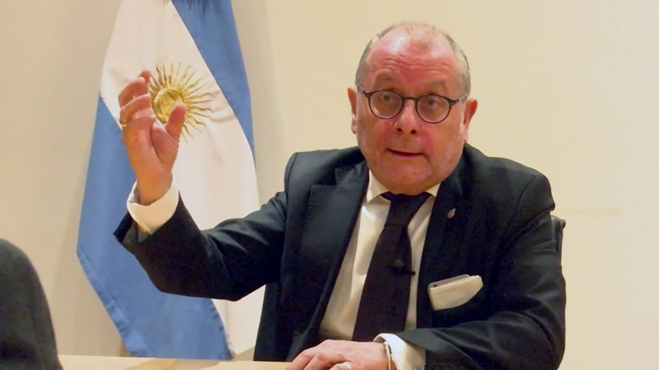 imagen Buscan acordar por los vuelos entre Malvinas y el continente