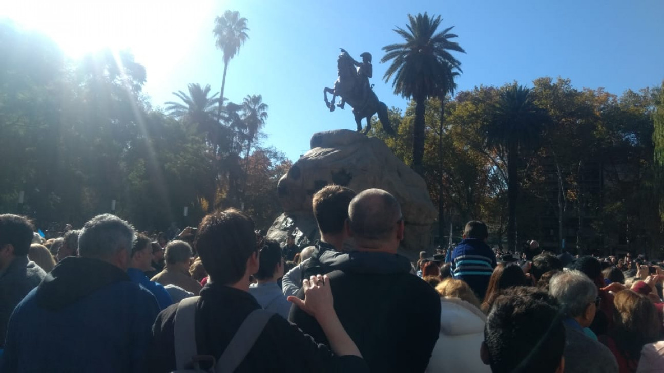 imagen Mendoza celebró el 25 de Mayo en la nueva Plaza San Martín 