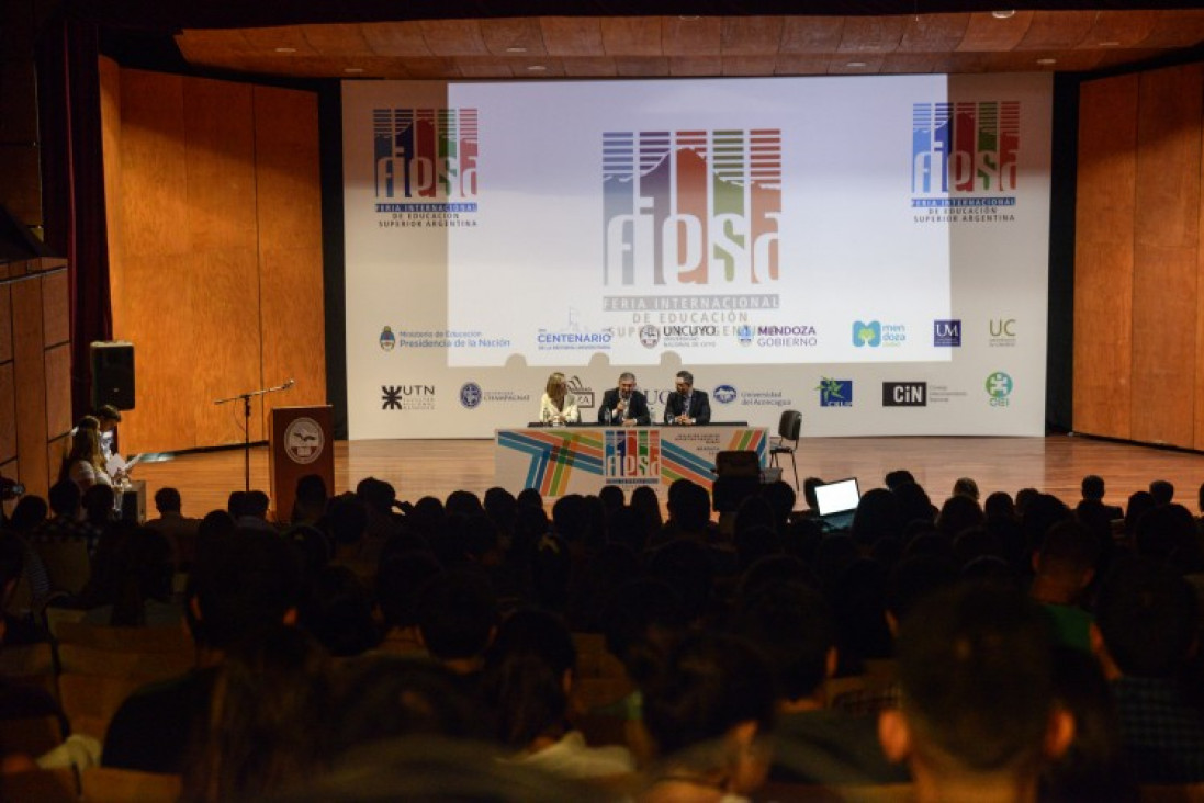 imagen Más de 400 estudiantes y egresados visitaron la Fiesa
