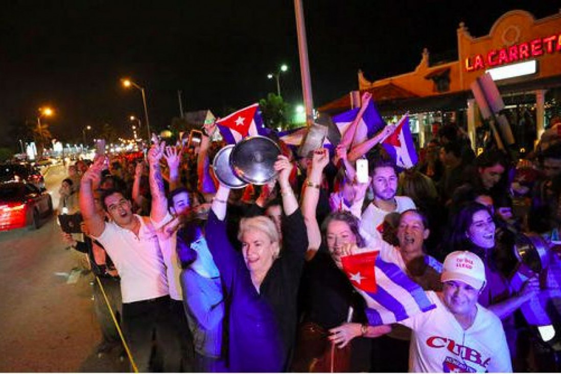 imagen Miami de fiesta: Fidel ha muerto