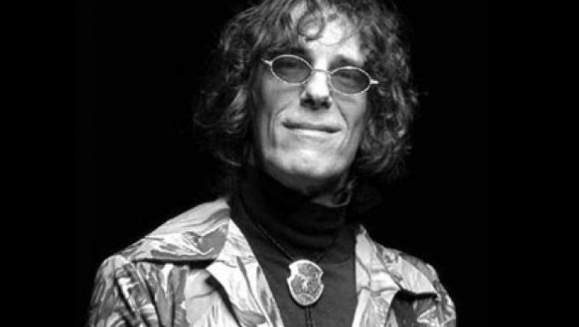 imagen Spinetta se recupera de una operación por divertículos 
