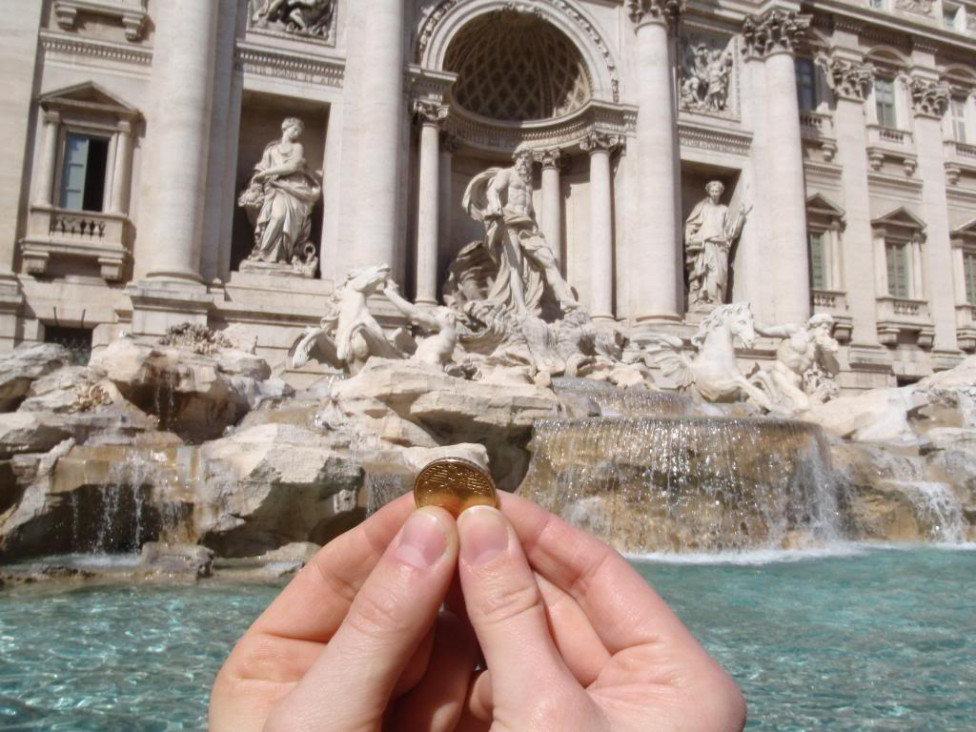 imagen ¿Quién se queda con las monedas tiradas en la Fontana di Trevi?