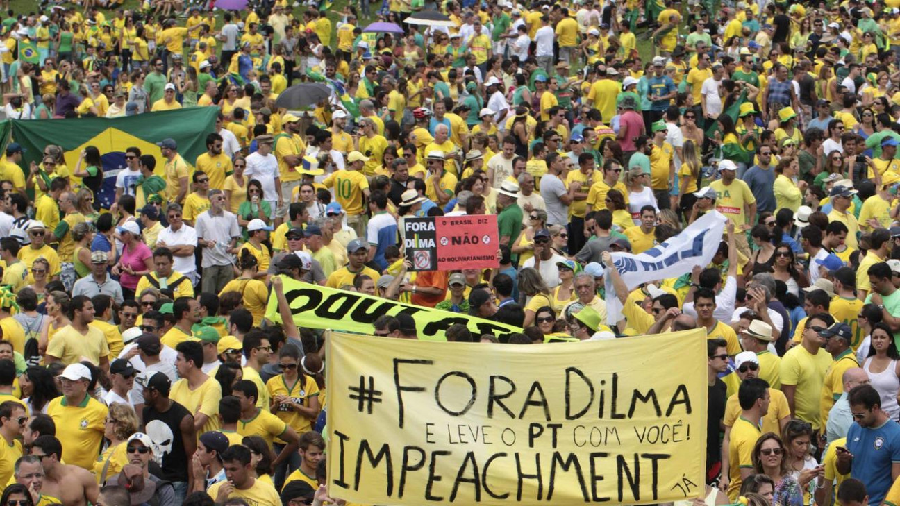 imagen Una multitud pidió la renuncia de Dilma Rousseff