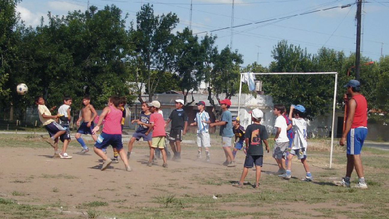 imagen El juego, padre del deporte social en los barrios