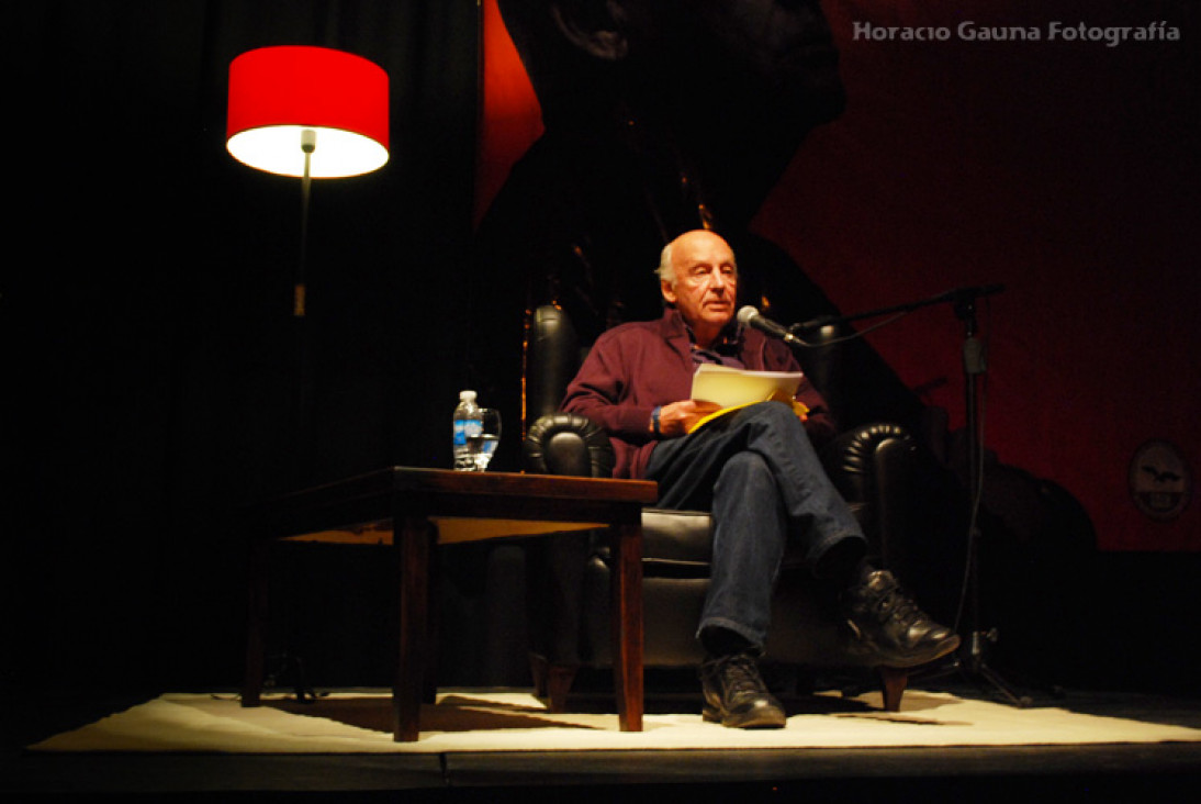 imagen Eduardo Galeano: "Las palabras me caminan a mí"