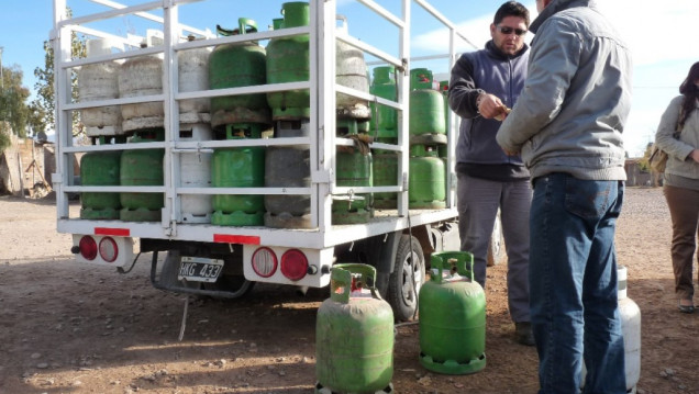 imagen En Mendoza, la garrafa cuesta el 50 % más que lo fijado por la Nación