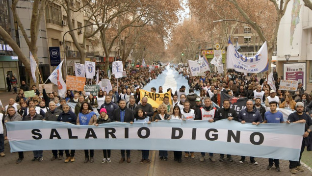 imagen El Gobierno provincial otorgará el aumento salarial a docentes por decreto 