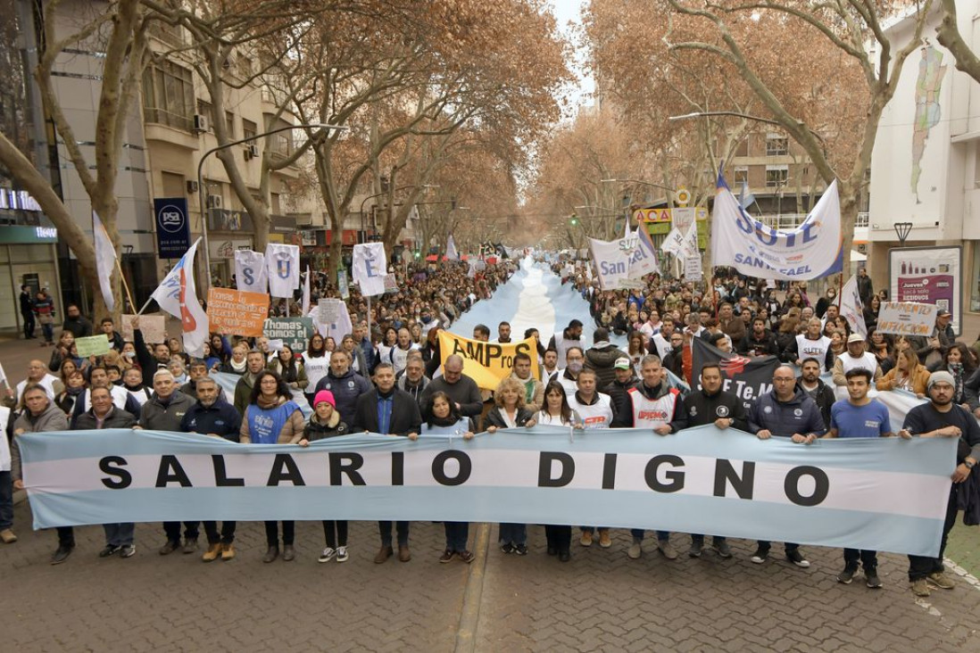 imagen El Gobierno provincial otorgará el aumento salarial a docentes por decreto 