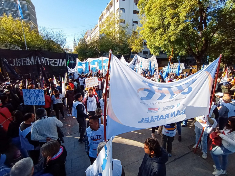 imagen Los gremios estatales fueron a la Legislatura para reclamar la reapertura de paritarias