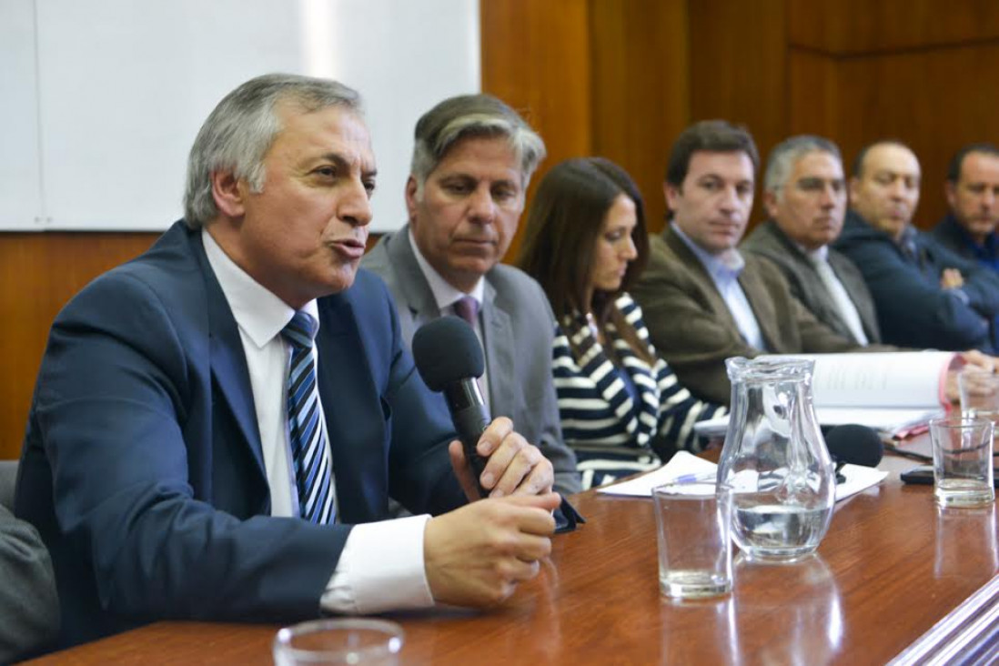 imagen Sin objeciones, Gullé pasó la audiencia pública