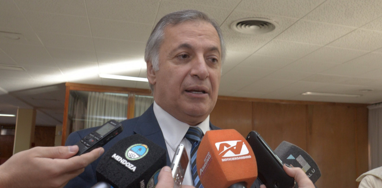 imagen Gullé deberá rendir cuentas en la Legislatura