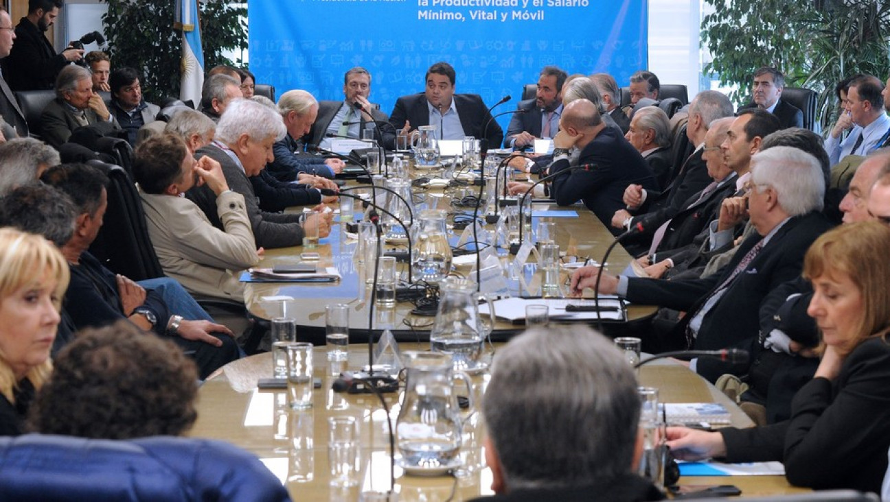 imagen Nuevo salario mínimo: llegará a $12.500 recién en junio de 2019