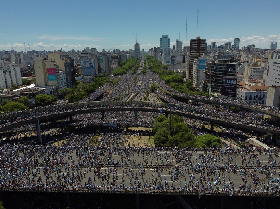 imagen El multitudinario festejo argentino fue tapa de los medios internacionales